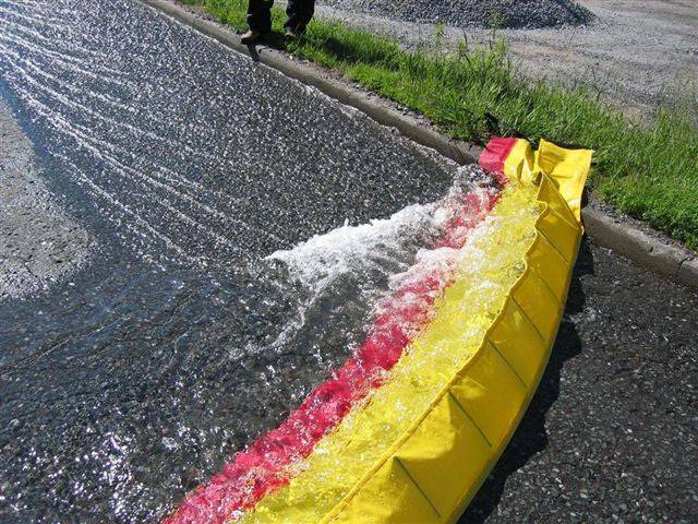 L-Shaped Water Gate Flood Barrier